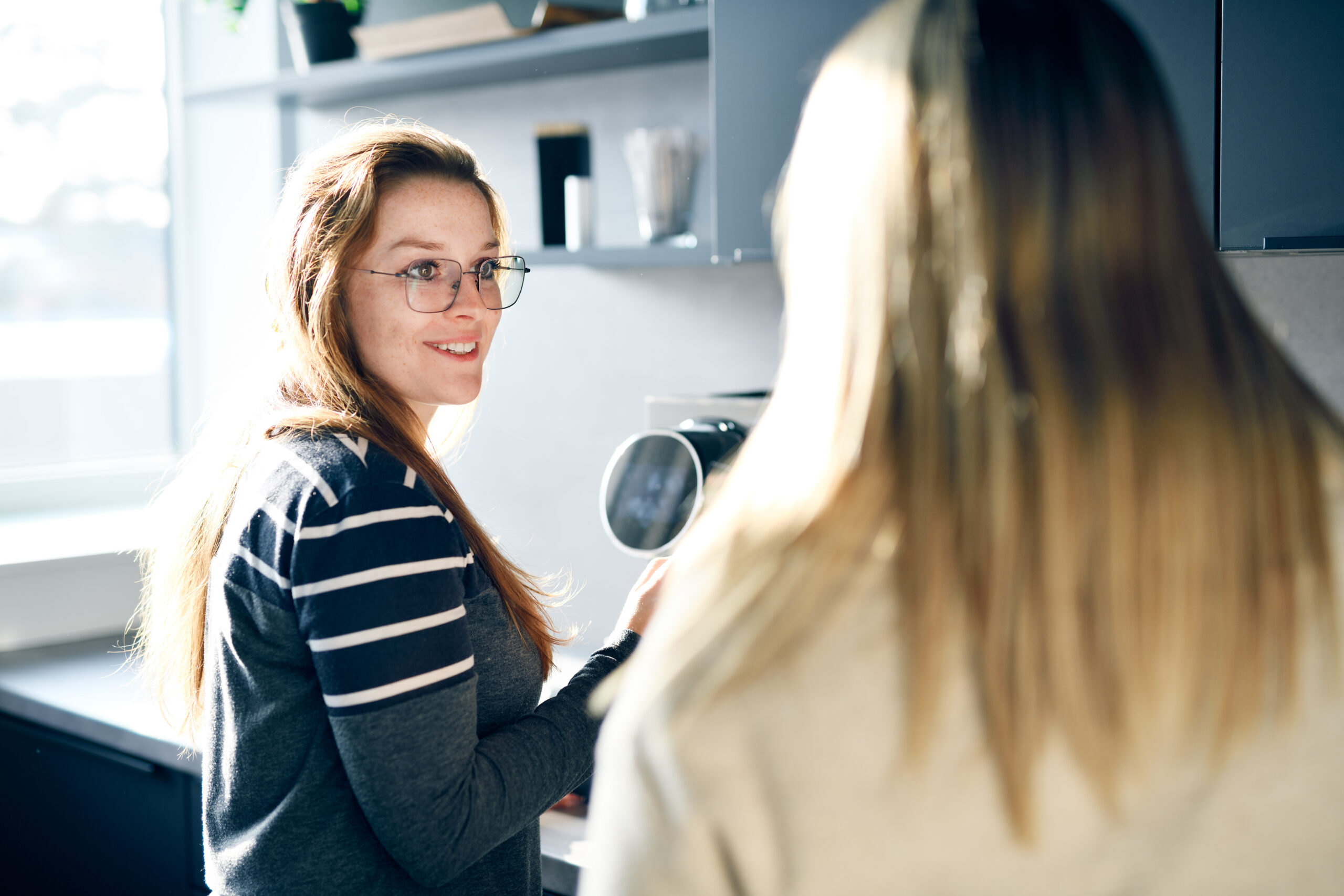 Mitarbeiterinnen von Novamed in der Kaffeeküche